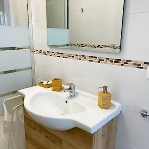 https://mangio-one-apartment-mm5-istria.italymilanhotels.net